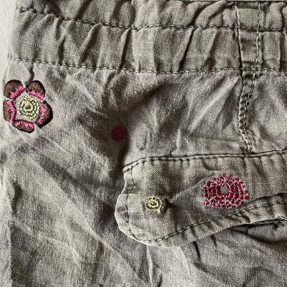 Almost Famous Y2K Cargo Style Olive Green Linen Shorts Flowers and Drawstring - Picture 4 of 9